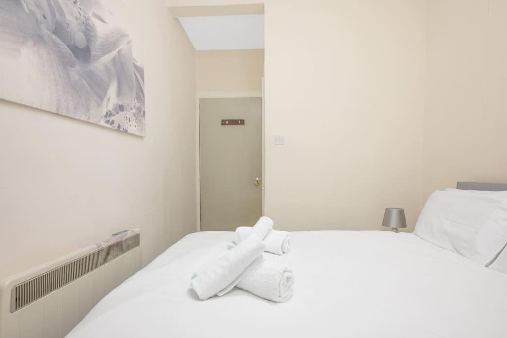 Two Bedroom Apartment-Central Edinburgh-Old Town-Licensed Buitenkant foto