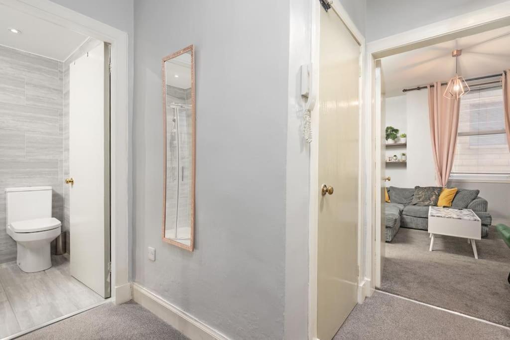 Two Bedroom Apartment-Central Edinburgh-Old Town-Licensed Buitenkant foto