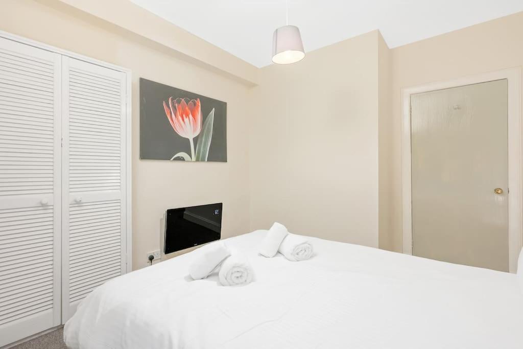 Two Bedroom Apartment-Central Edinburgh-Old Town-Licensed Buitenkant foto