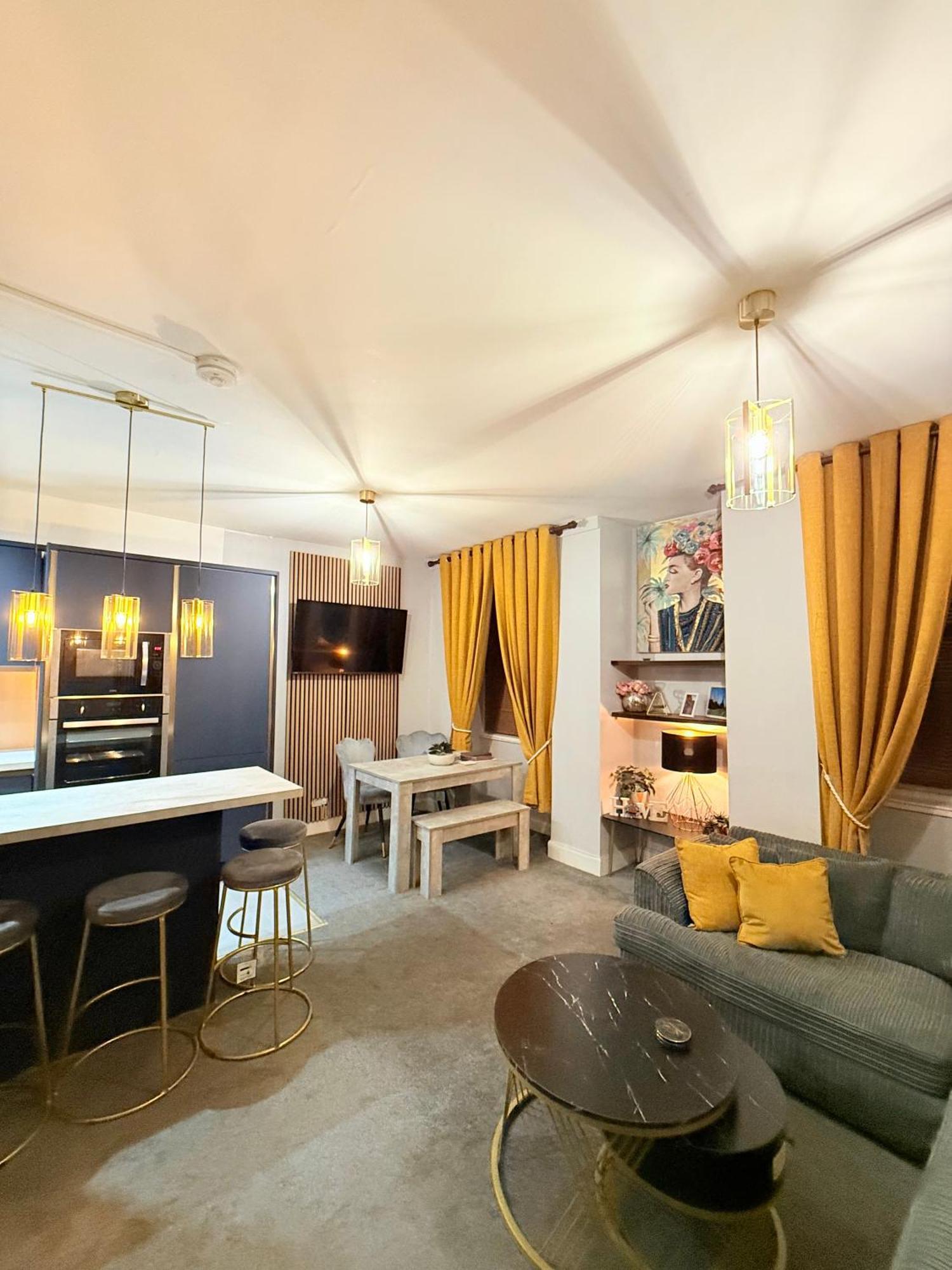 Two Bedroom Apartment-Central Edinburgh-Old Town-Licensed Buitenkant foto